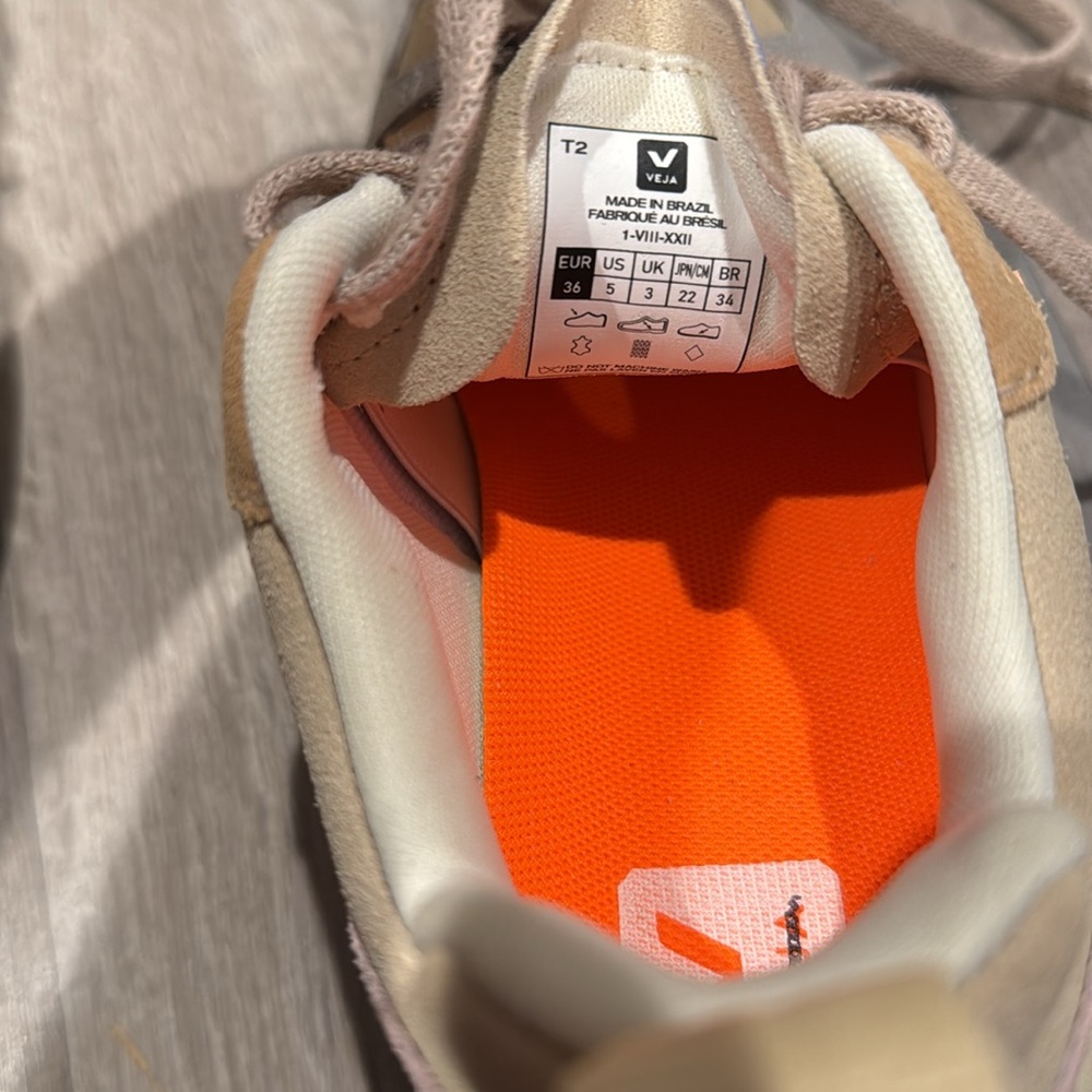 VEJA VENTURI SUEDE ALMOND PEACH MULTICO SNEAKERS - Picture 11 of 11
